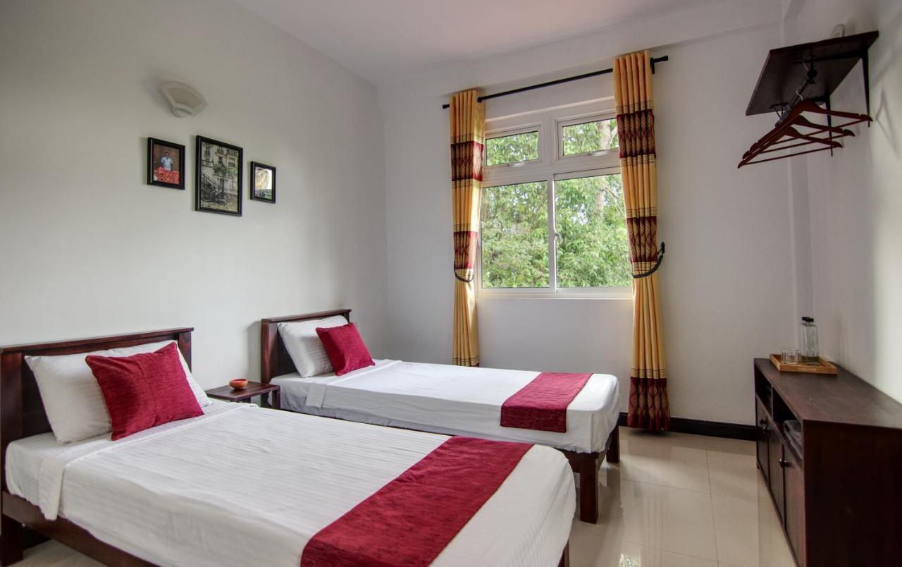 De Paris A Kandy Ngoại thất bức ảnh