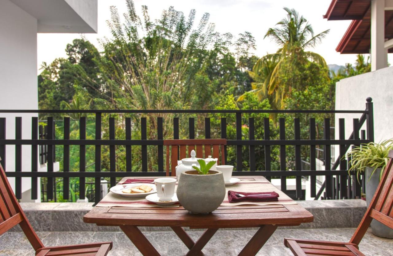 De Paris A Kandy Ngoại thất bức ảnh
